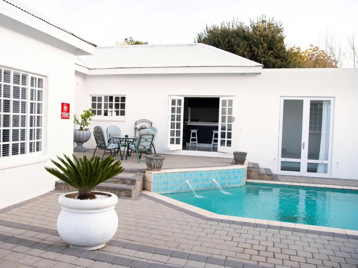 Serenity Living Hotel Willows Exterior foto