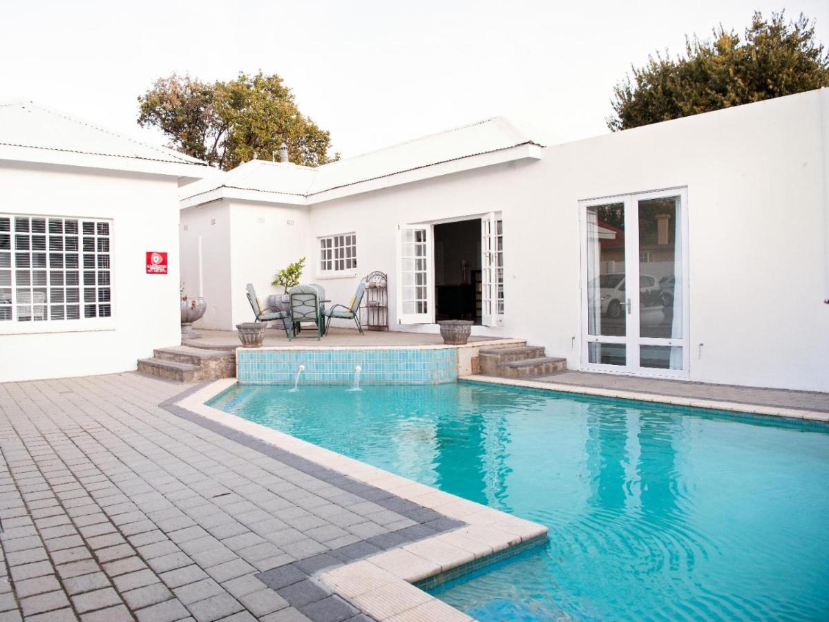 Serenity Living Hotel Willows Exterior foto